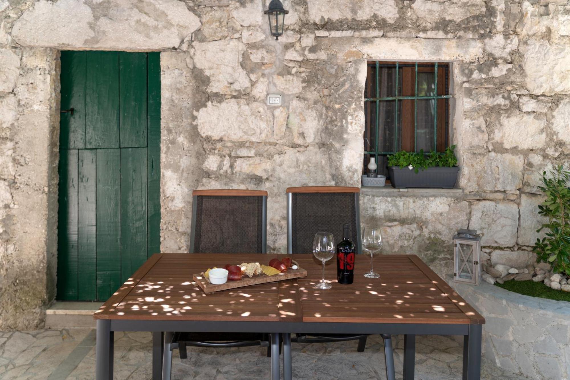 Apartments Srdanovic Omiš Zewnętrze zdjęcie