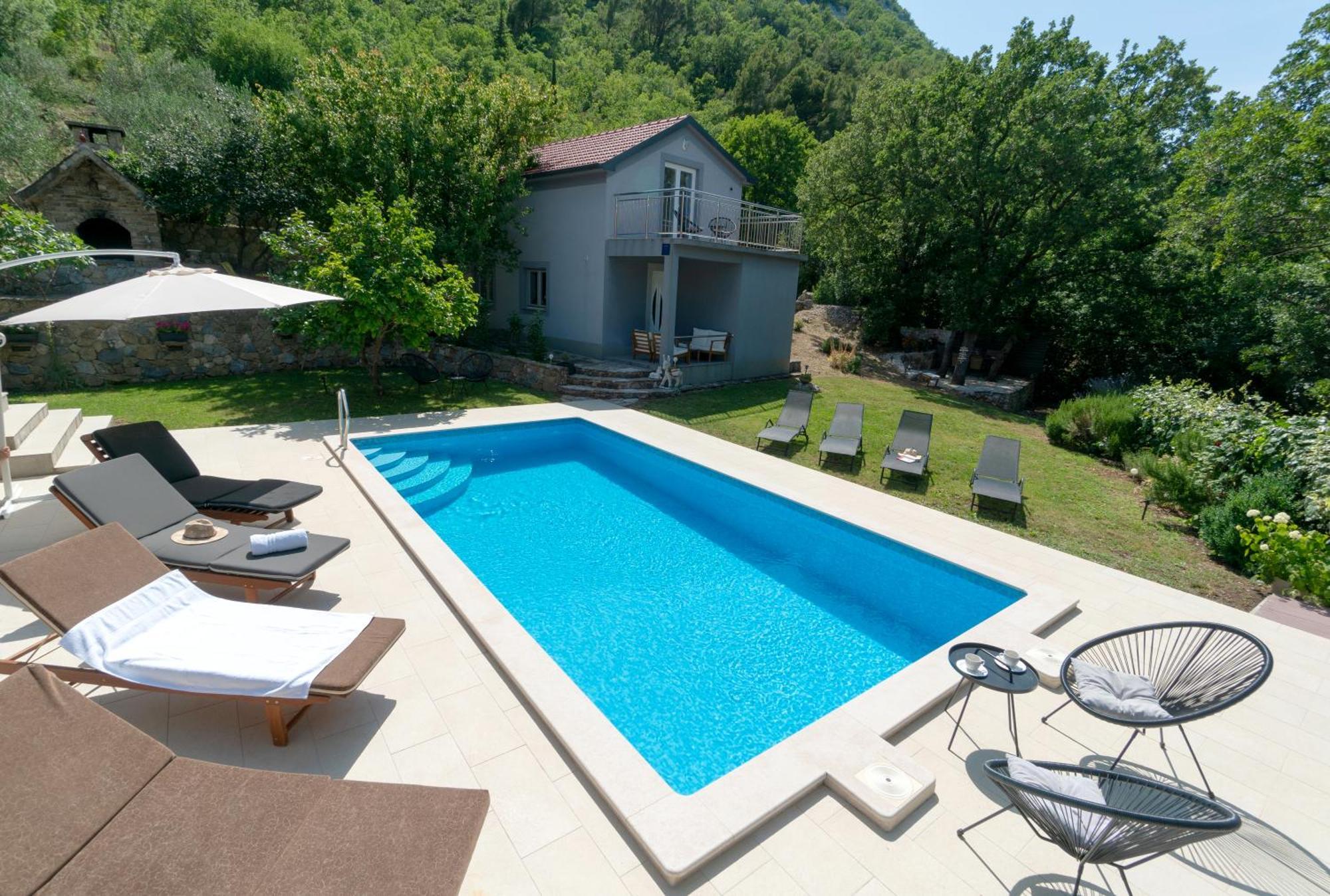 Apartments Srdanovic Omiš Zewnętrze zdjęcie