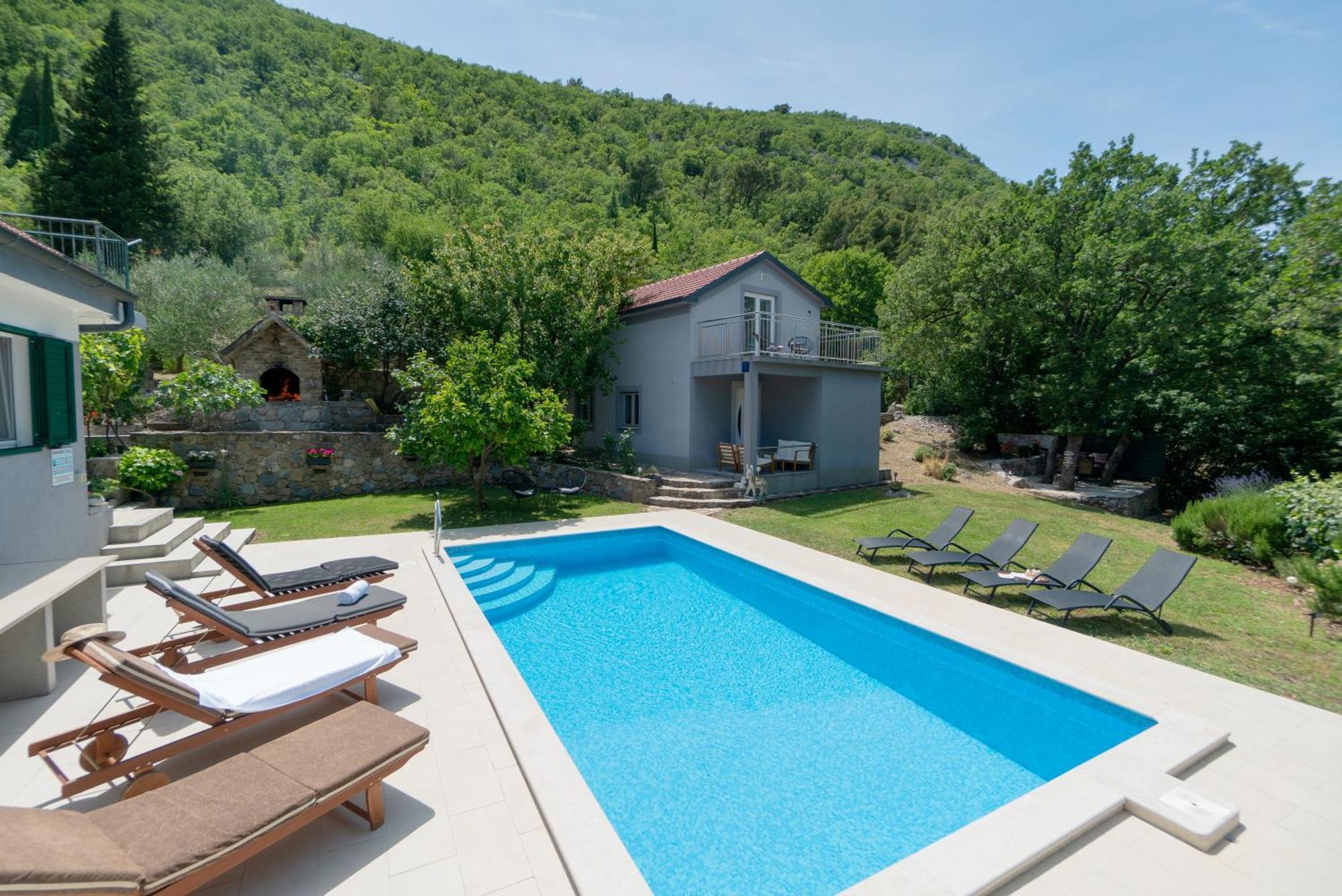 Apartments Srdanovic Omiš Zewnętrze zdjęcie